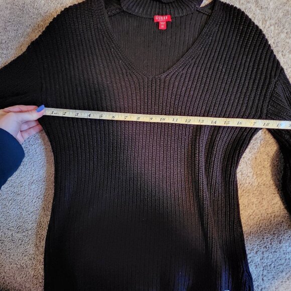 Guess V-Neck Pullover Sweater with Knit Choker Collar - Picture 5 of 5